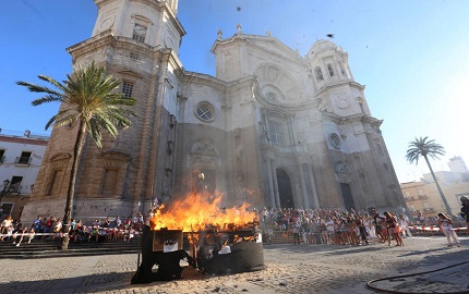 و JUANILLOS في قادس