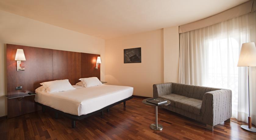 AC فندق الخط